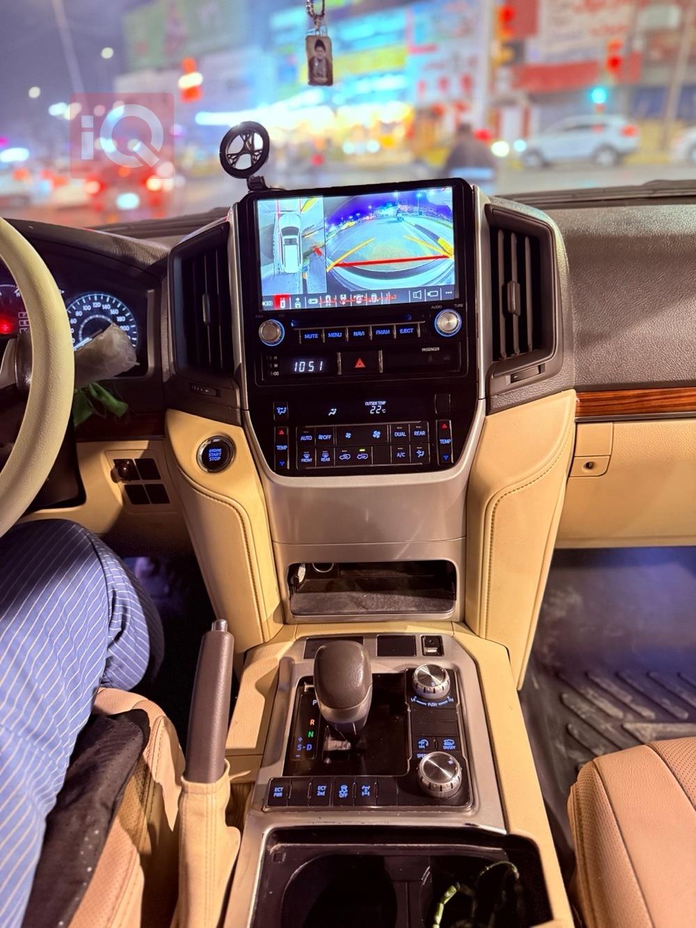 تۆیۆتا لاند کروزەر